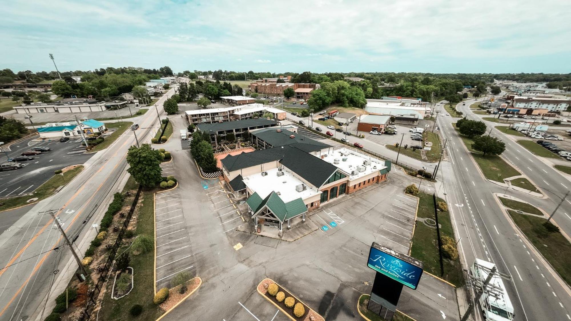 Riverside Inn & Suites By Oyo Danville Ceaser Casino Exterior foto